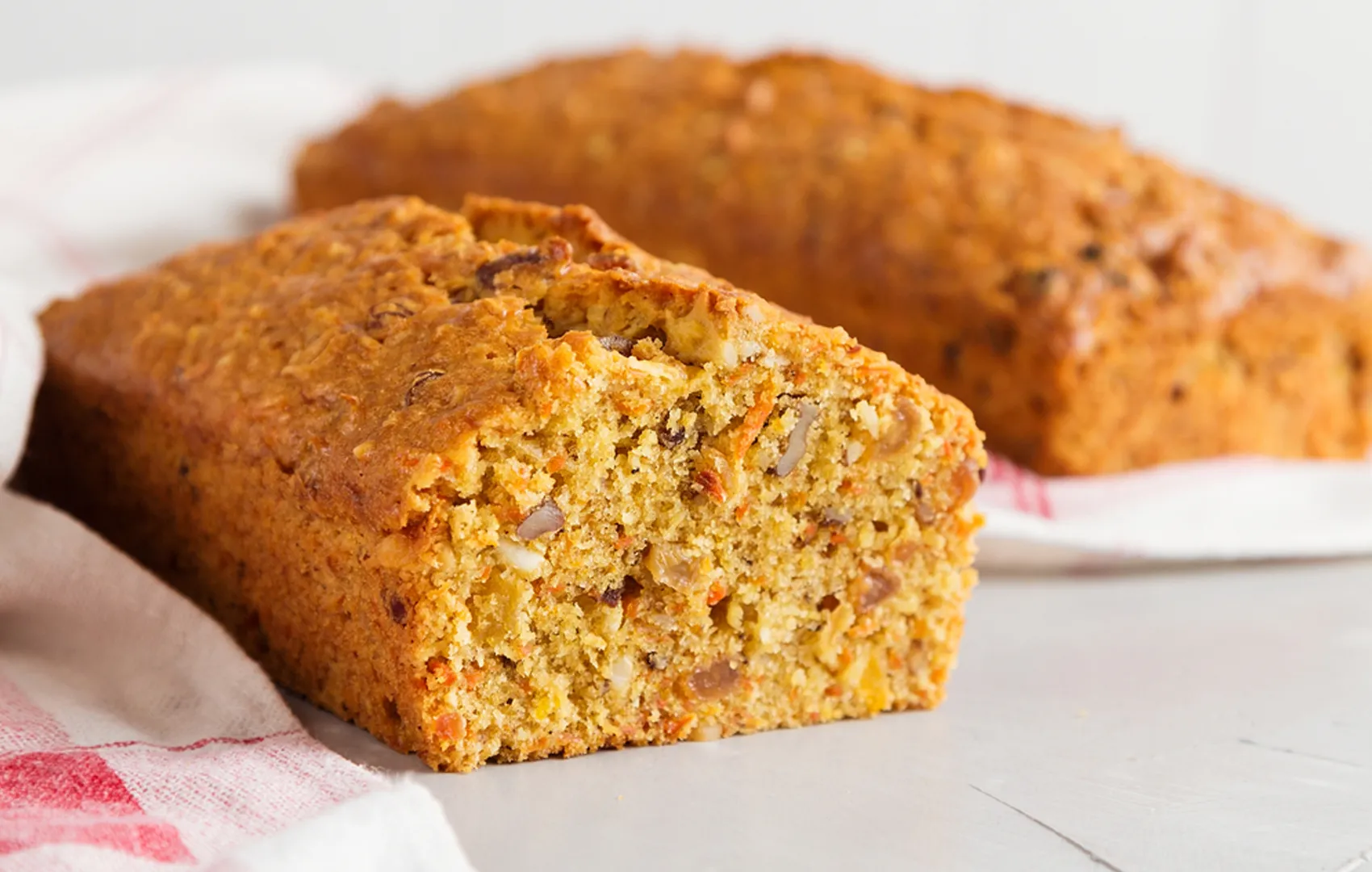 Bolo de cenoura com farinha de centeio